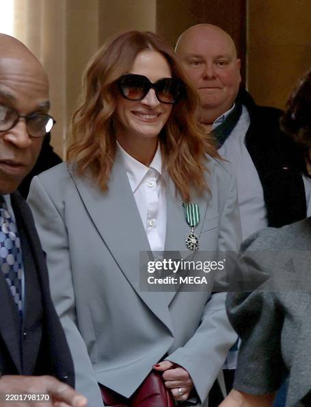 net worth of Julia Roberts